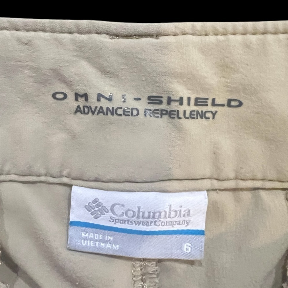 Columbia Women’s Hiking Knee Pants - Picture 5 of 5
